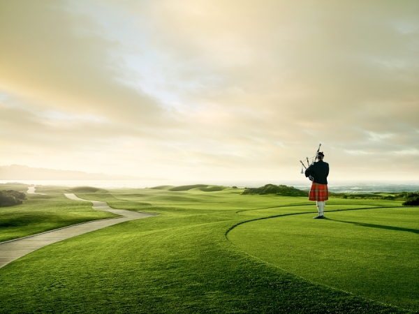 Photograph Andy Mahr Monterey Bagpipe on One Eyeland
