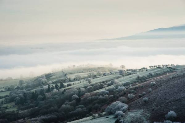 Photograph Jonathan Oakes Shropshire Morning Mist on One Eyeland