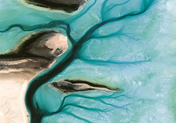Photograph Max Serradifalco The Puff Of Abu Dhabi Eau on One Eyeland