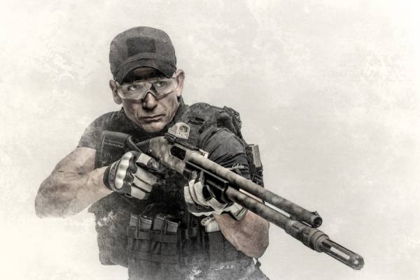 Photograph Andy Mahr Aguila Shotgun on One Eyeland