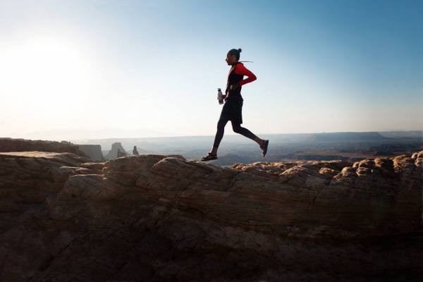 Photograph Laura Barisonzi Arch Hiker on One Eyeland