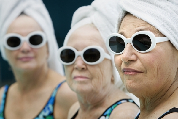 Photograph Tony Garcia Bathing Beauties on One Eyeland