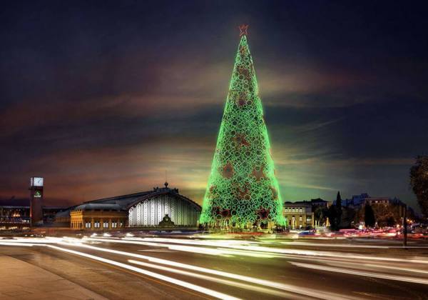 Photograph Gonzalo Puertas Happy Christmas From Atocha on One Eyeland