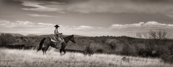 Photograph Bev Pettit Storm To The North on One Eyeland