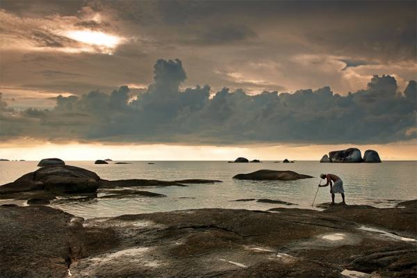 Photograph Hartono Hosea Fisherman on One Eyeland