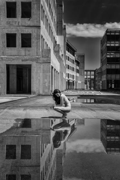 Photograph Peter Zelei Narcissa on One Eyeland