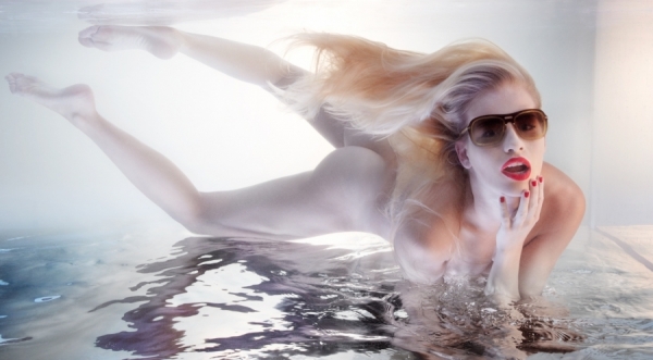 Photograph Stan Musilek Annemieke on One Eyeland