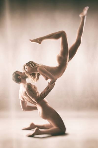Photograph Jam Abelanet Le Baiser on One Eyeland