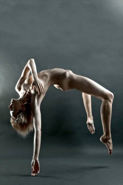 Photograph Jam Abelanet Lighter Than Air on One Eyeland
