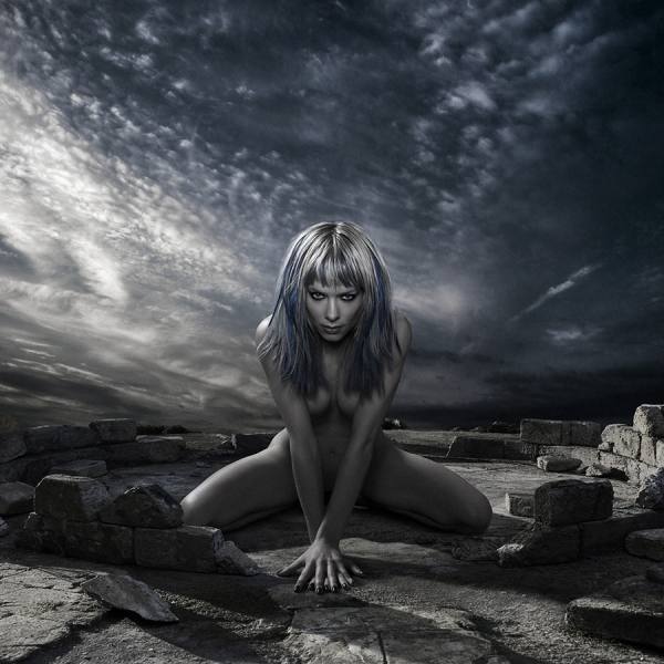 Photograph Glen Wexler Nina on One Eyeland