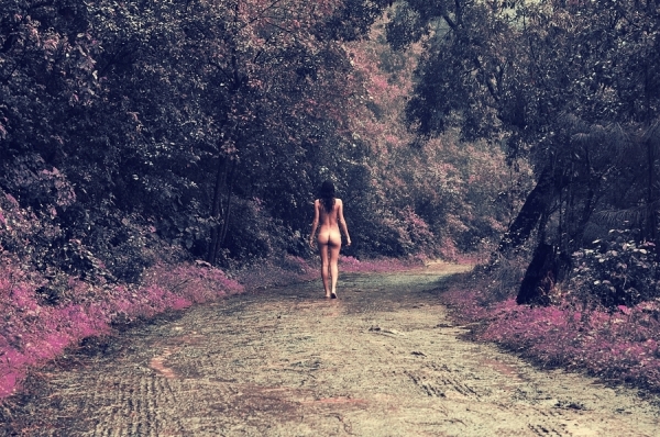 Photograph Luis Ortiz She Pink on One Eyeland