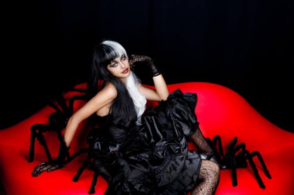 Photograph Haseo Hasegawa Spider 1 on One Eyeland