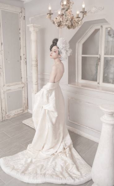 Photograph Haseo Hasegawa Pure White Kimono on One Eyeland