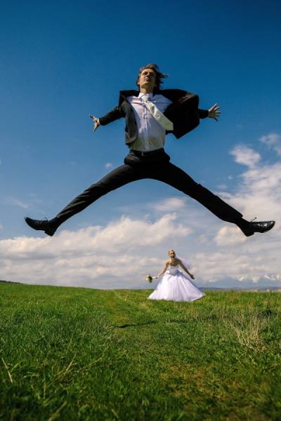 Photograph Marek Zalibera Jump Into Marriage on One Eyeland