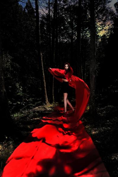 Photograph Haseo Hasegawa Little Red Riding Hood 2 on One Eyeland