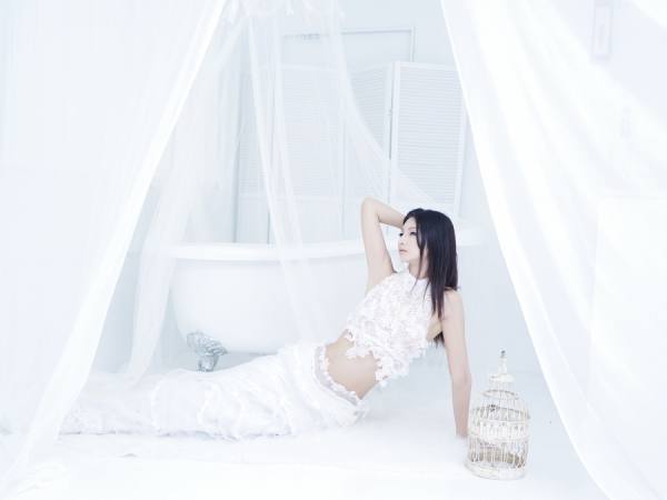 Photograph Haseo Hasegawa White Mermaid 1 on One Eyeland