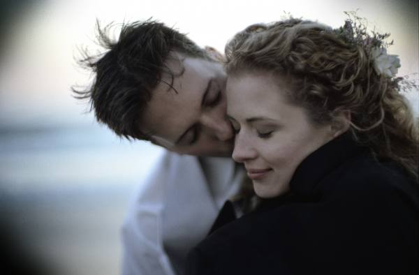 Photograph Jim Erickson A Loving Couple Share Some Sweet Moments on One Eyeland