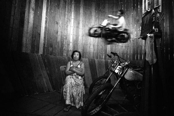 Photograph Suchet Suwanmongkol Bangkok Life on One Eyeland