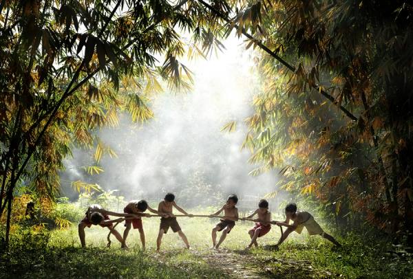 Photograph Pimpin Nagawan Children Playing on One Eyeland