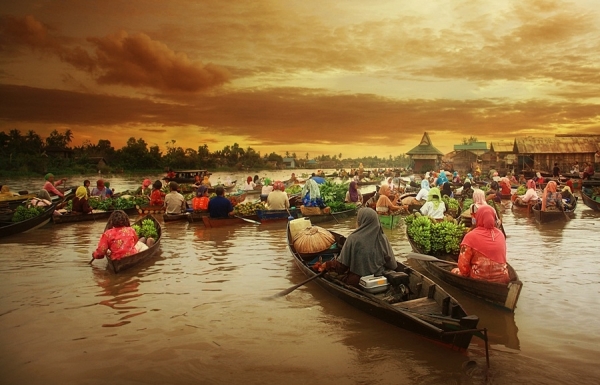 Photograph Hary Muhammad Floating Market on One Eyeland