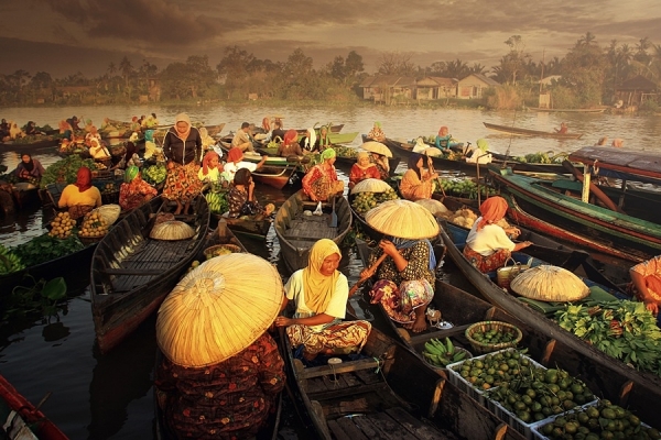 Photograph Hary Muhammad Floating Market on One Eyeland