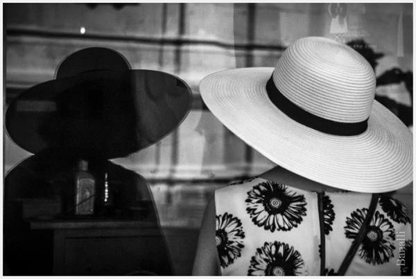 Photograph Bruno Banalli La Dama on One Eyeland