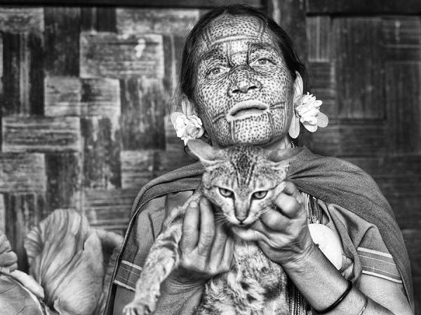 Photograph Suchet Suwanmongkol Shin Woman4 on One Eyeland
