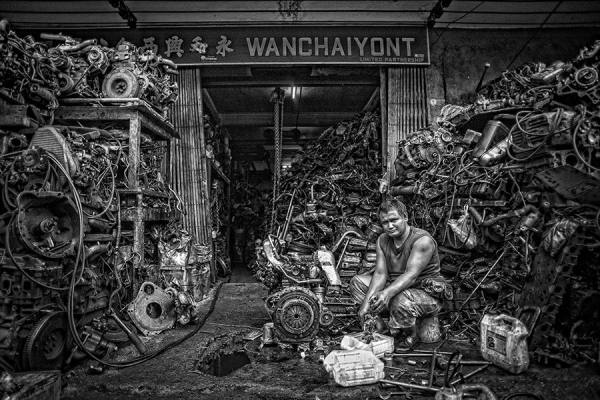 Photograph Pascal Reynaud The Thai Mechanician on One Eyeland