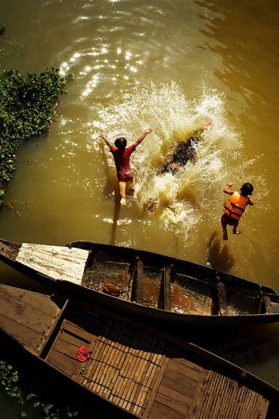 Photograph Suchet Suwanmongkol Tonle Sap on One Eyeland