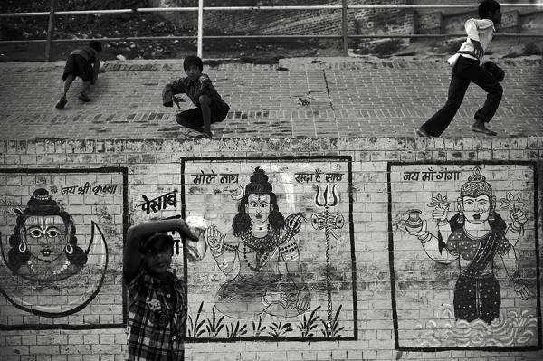 Photograph Suchet Suwanmongkol Varanasi on One Eyeland