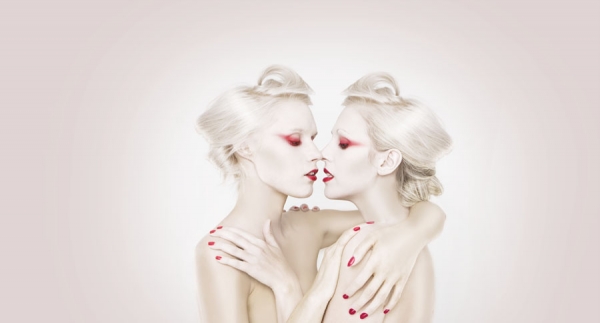 Photograph Piotr Stryjewski Vampire Kiss on One Eyeland