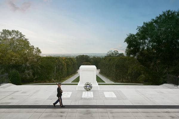 Photograph Dana Neibert Tomb Of The Unknowns on One Eyeland