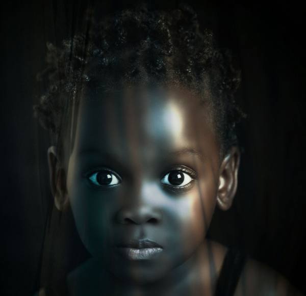Photographer REINY BOURGONJE | Black Pearl | ONE EYELAND