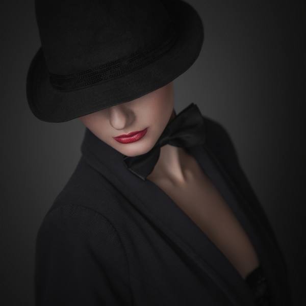Photograph Tomas Paule Hat Lady on One Eyeland