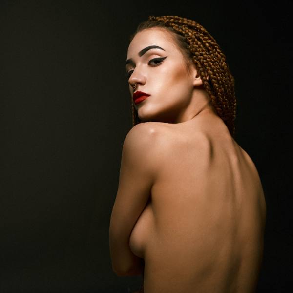 Photograph Ivan Kavaldzhiev Dayana on One Eyeland