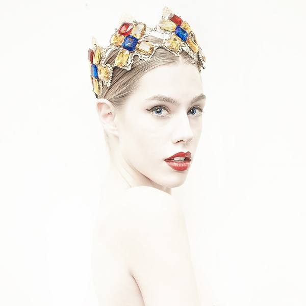 Photograph Raul Egusquiza The Queen on One Eyeland