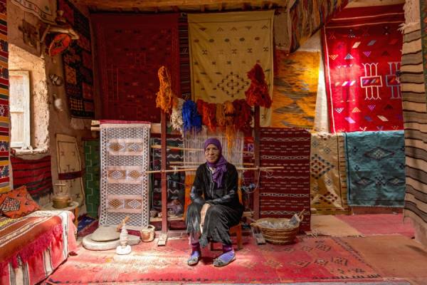 Photograph Cosmo Condina Berber Carpet Weaver on One Eyeland