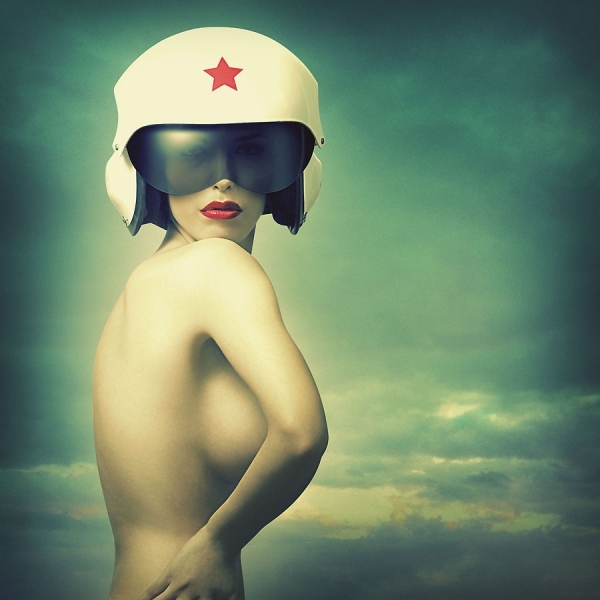 Photograph Xavi Moya Beauty Of War on One Eyeland
