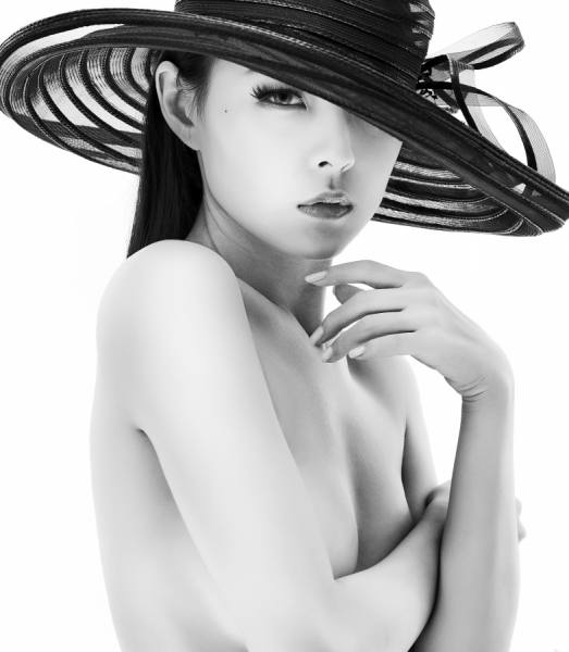 Photograph Raymond Kam Dress Code on One Eyeland