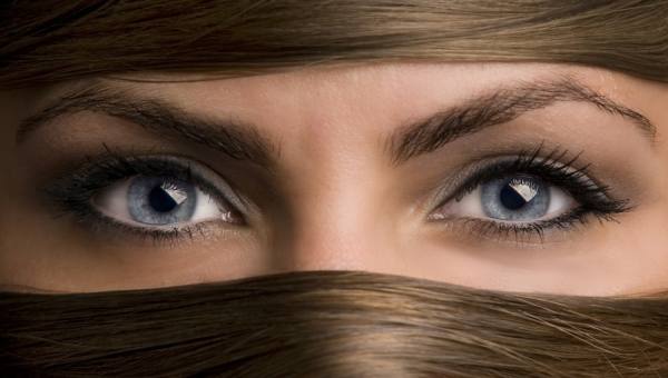 Photograph Gabor Kanovits Eyes on One Eyeland