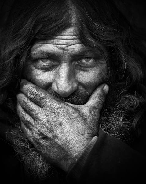 Photograph Edmondo Senatore Forgotten And Marginalized on One Eyeland