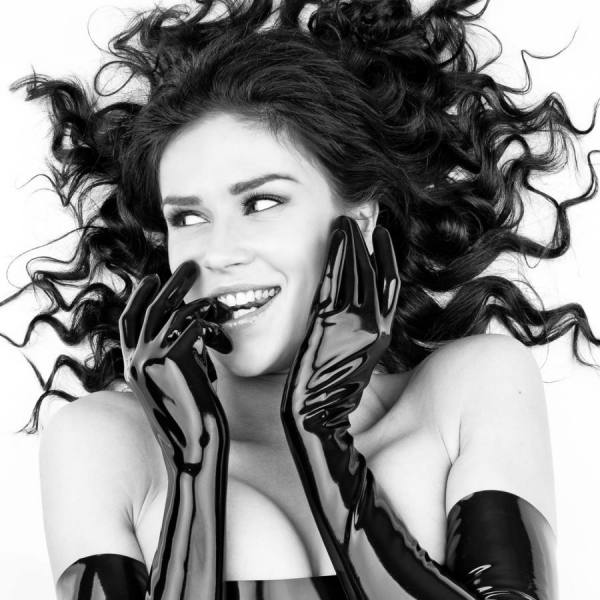 Photograph Jacco Breedveld Gloves 3 on One Eyeland