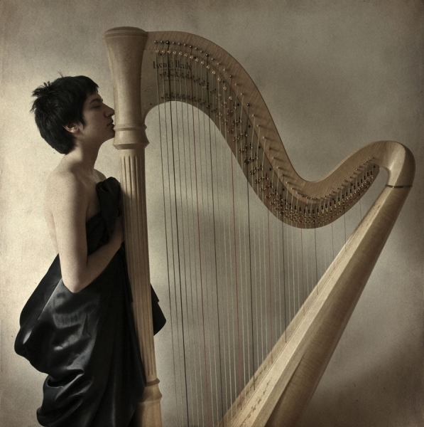 Photograph Eugenia Kyriakopoulou Harp on One Eyeland