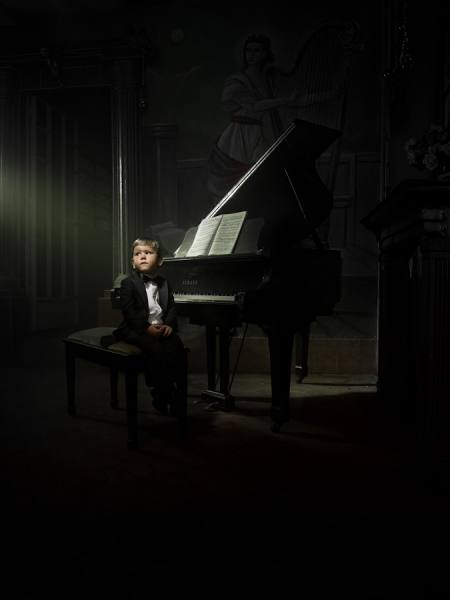 Photograph Claudio Napolitano Pianist on One Eyeland