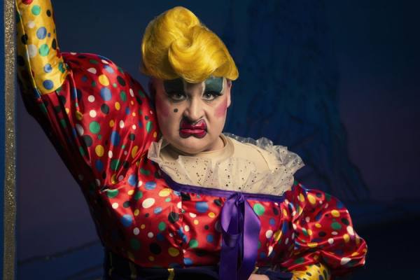 Photograph Nick Dolding Ugly Sisters 10 on One Eyeland