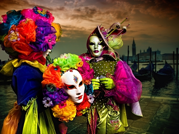 Photograph Suchet Suwanmongkol Venice Carnival on One Eyeland