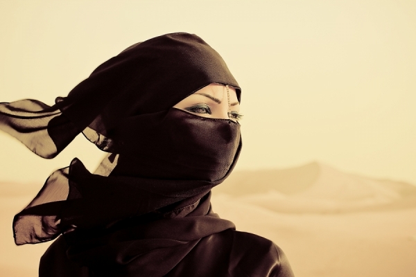 Photograph Christopher Wilson Woman Of Dubai on One Eyeland