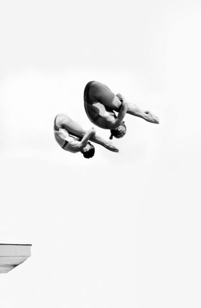 Photograph George Kamper 10 Meters To London 14 on One Eyeland