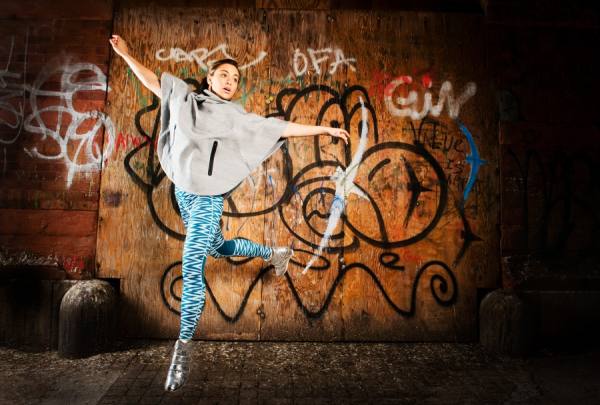 Photograph Laura Barisonzi Jana Jump 2 on One Eyeland