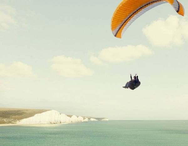 Photograph Craig Easton Paragliding England on One Eyeland